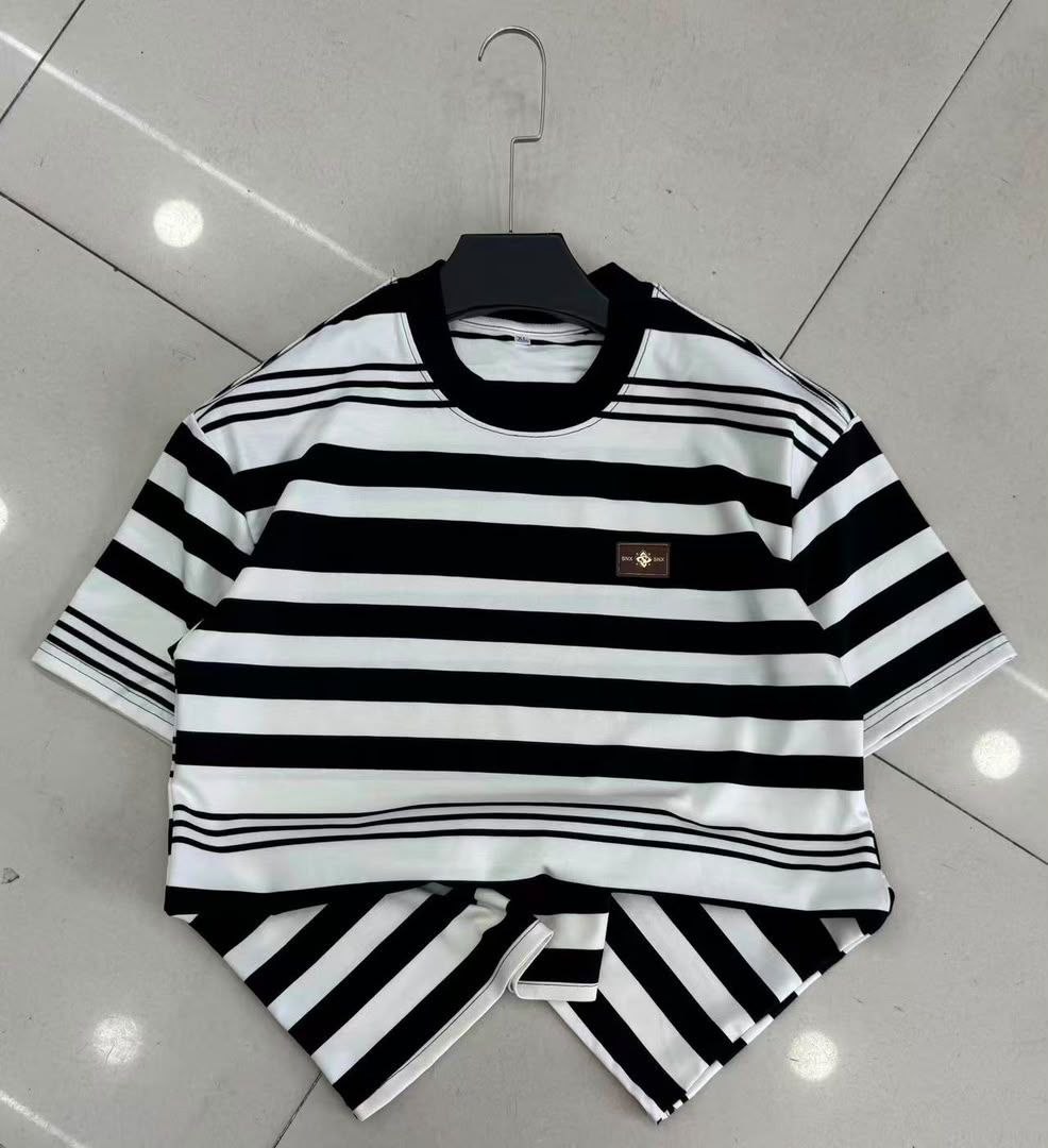 Black and White Striped T-Shirt - Men's Shirts in Kumasi